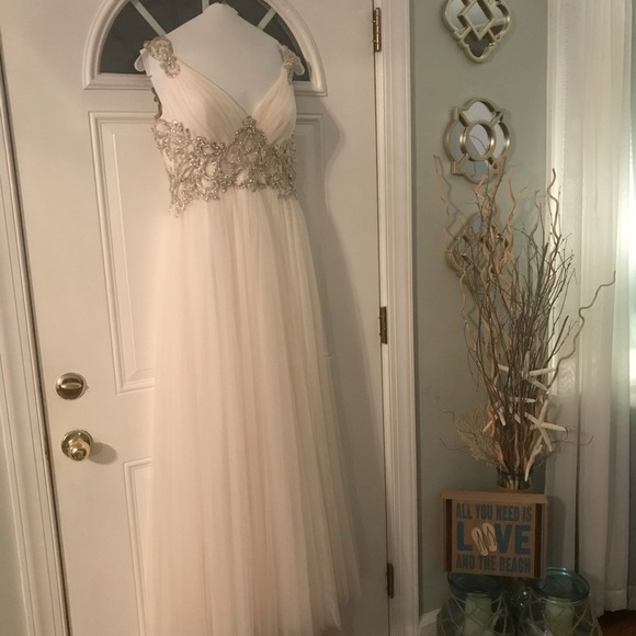 Maggie Sottero wedding gown - Picture 3 of 6